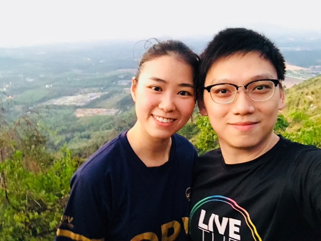 MK 与 Mianne 登山合照